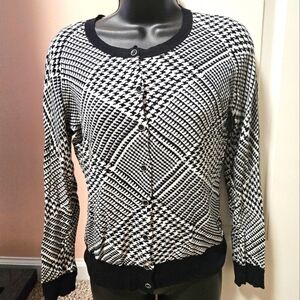 New York & Company Black and White Geometric Cardigan